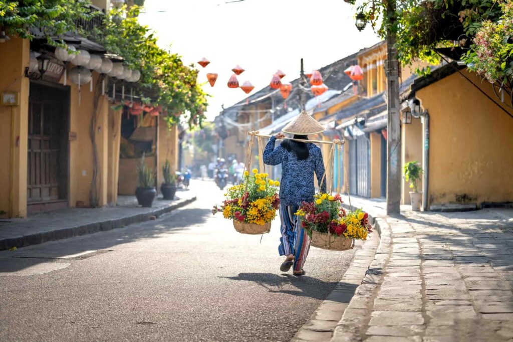 11-neu-ban-muon-trai-nghiem-nen-van-hoa-dac-sac-cung-su-yen-binh-thi-hay-thu-den-viet-nam-nhe