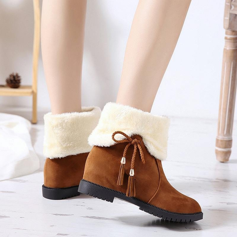 ban-co-the-lua-chon-cho-minh-mot-doi-boots-phu-hop-voi-cac-shop-tren-shopee